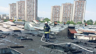Пожар горя в хале в Пловдив