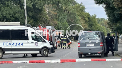 Мъж се барикадира в София и заплашва да се самозапали