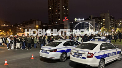 Стотици се събраха, за да изразят болката и гнева си след трагедията в Нови Сад