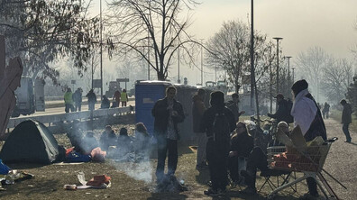 Протестиращите в Нови Сад прекараха нощта под открито небе