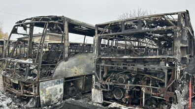 Пожар изпепели няколко автобуса, два буса и леки коли в Костинброд