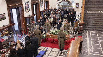 Поклонението пред Боян Радев