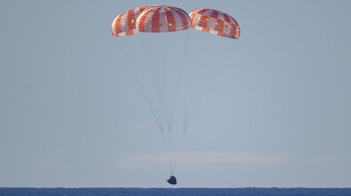 Астронавтите от лунната мисия на НАСА "Артемис 2" се завърнаха обратно на Земята