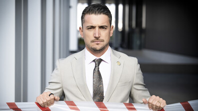 Евелин Апостолов