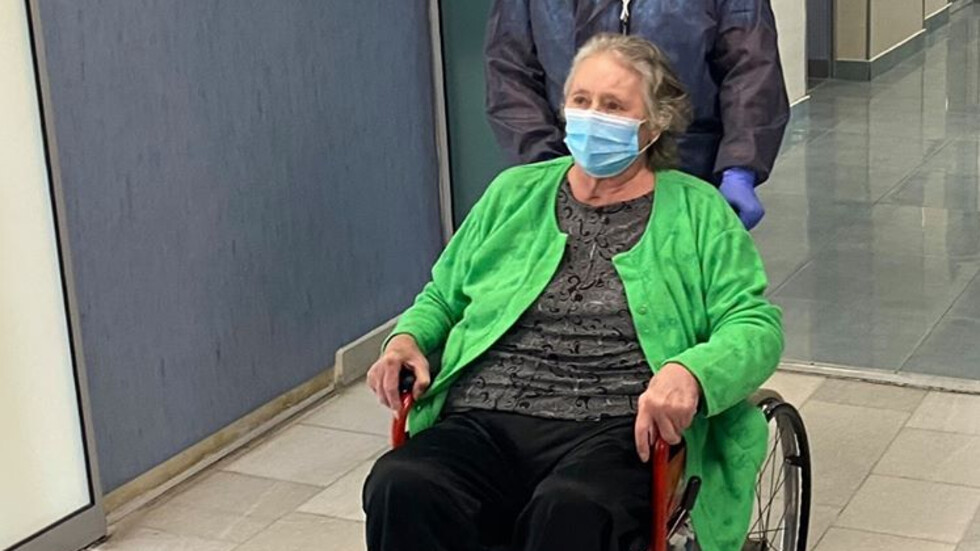 Лекари от "Св. Анна" спасиха жена с коронавирус след 33 дни на командно дишане