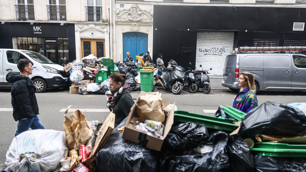 Париж потъна в боклук: Пореден ден на стачки във Франция
