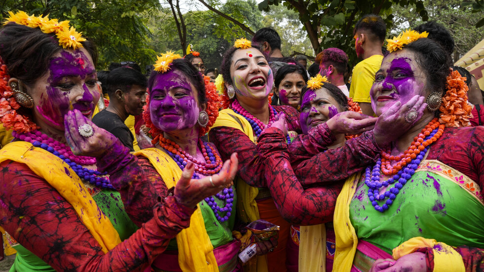 Холи фестивалът в Индия - пъстрият празник на пролетта