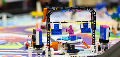 Бургаския свободен университет поставя началото на Световния фестивал за ЛЕГО роботика „First LEGO League“