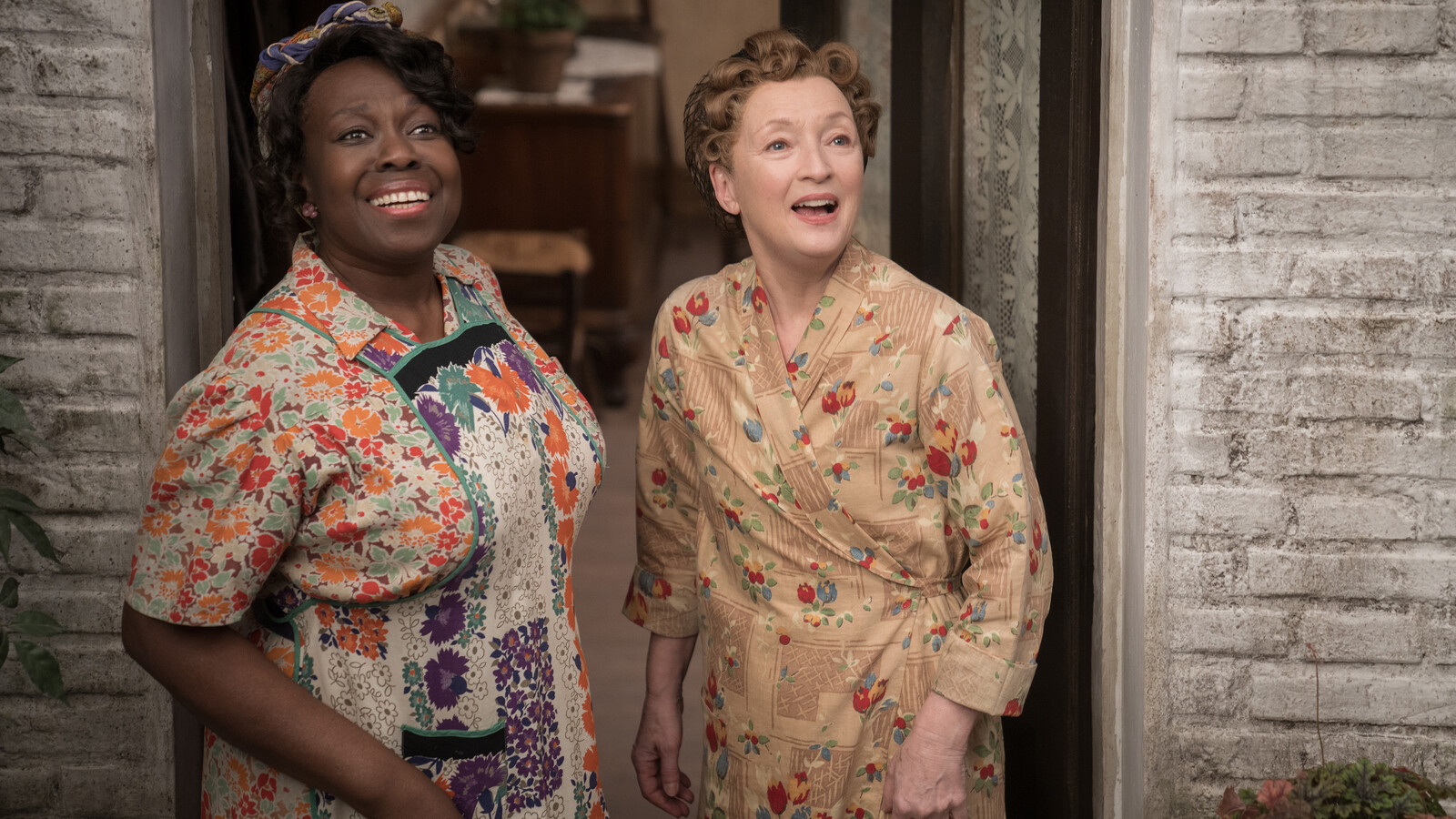 Мисис Харис отива в Париж (премиера)