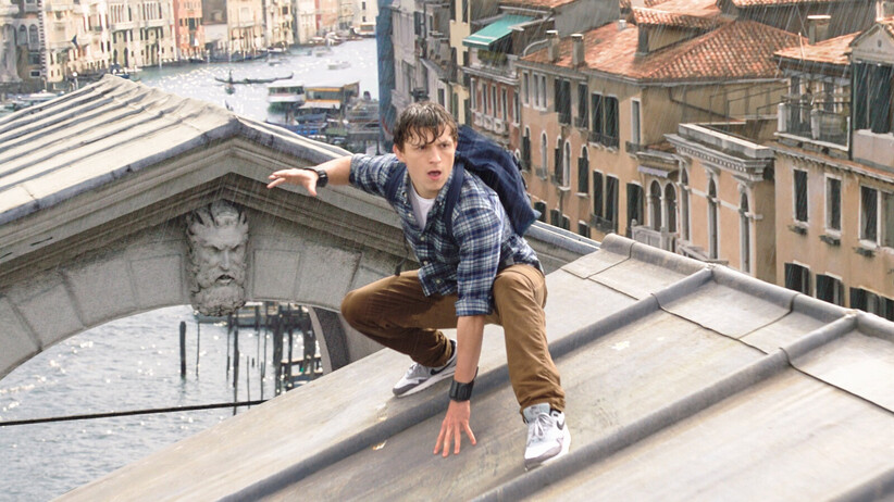 Спайдърмен: Далече от дома