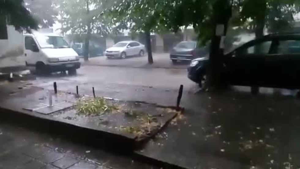 Проливен дъжд в "Красно село"