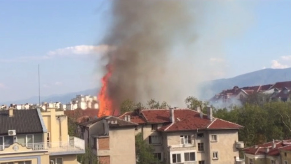 Пожар в склад в Пловдив