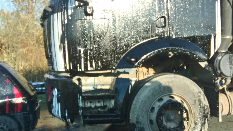Камион с нефтен утайка