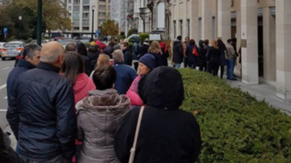 Опашки пред избирателните секции в Брюксел