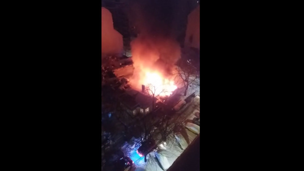 Пожар в "Зона Б-5" в София