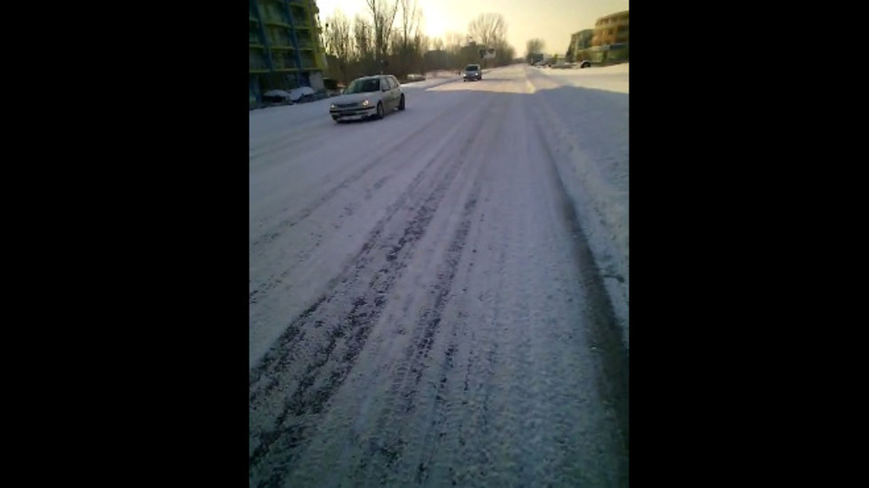 Сняг на пътя Бургас-Варна