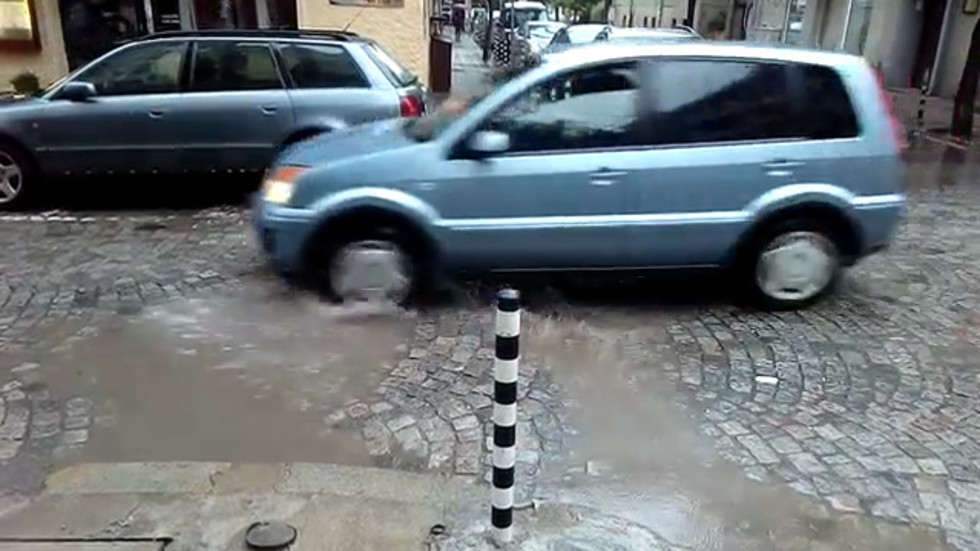 Как изглеждат улиците в София при потоп?