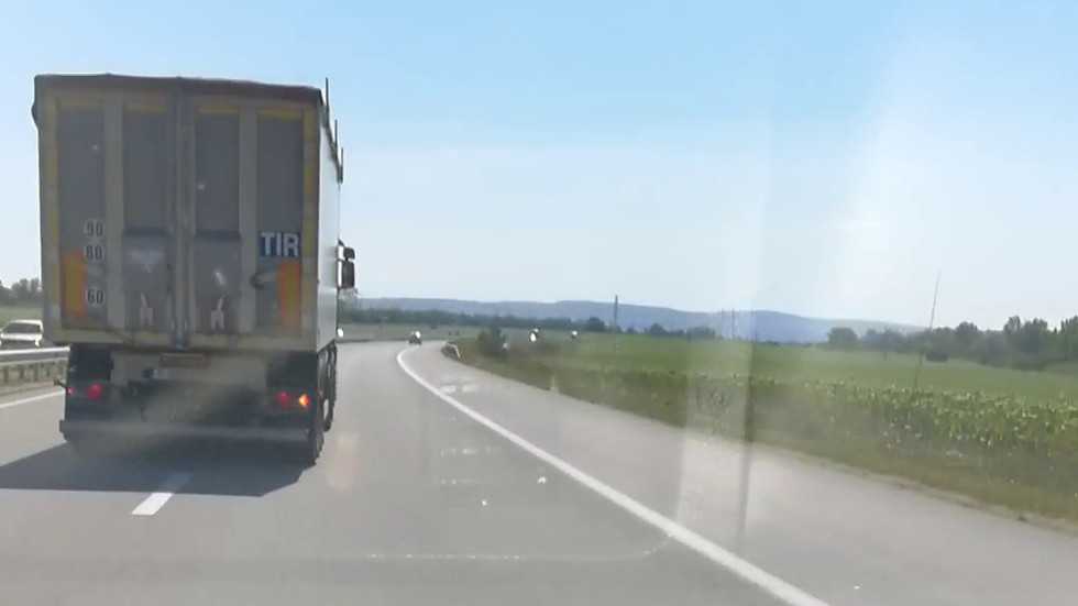 Камион се движи със 115 км по магистрала "Хемус"
