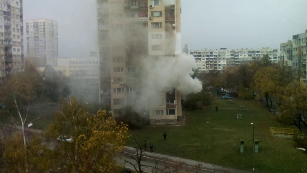 Пожар в кв. "Красна поляна"в София