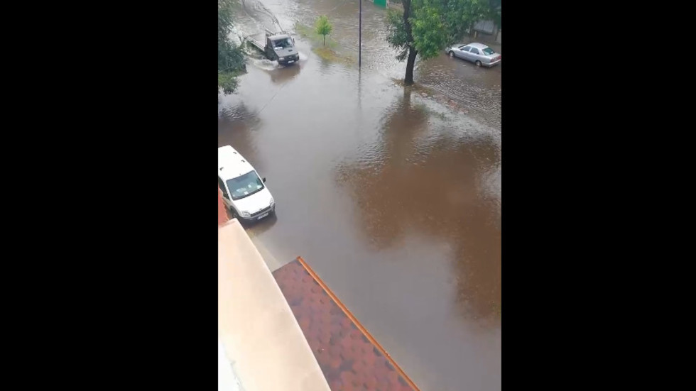Наводнени улици в Пазарджик