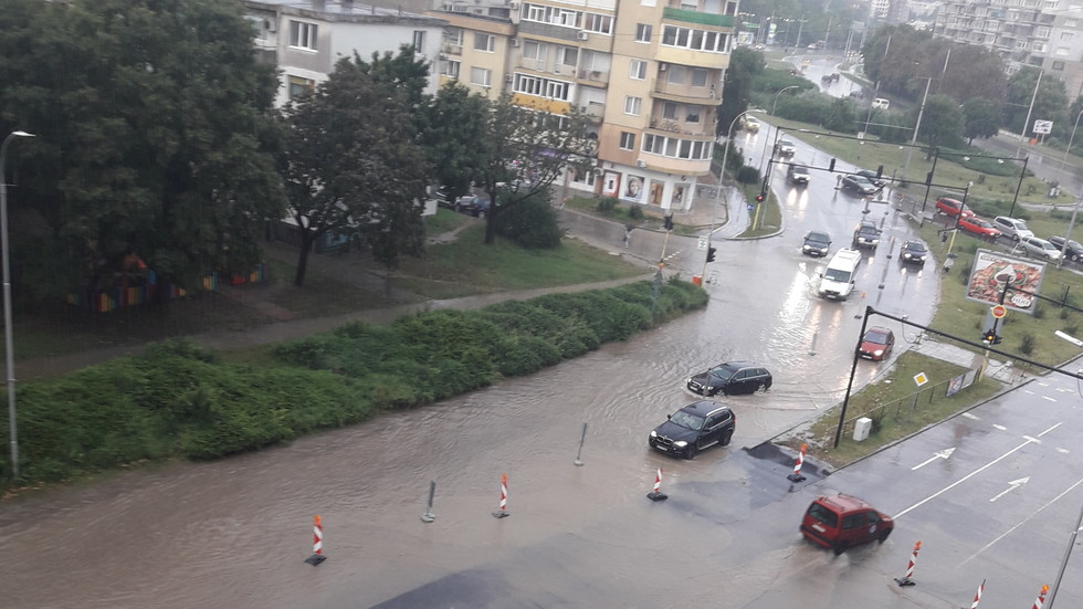 Дъжд, дъжд и пак дъжд във Варна