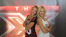 Водещите Алекс и Мария с поздрав от кастинга за X Factor във Варна