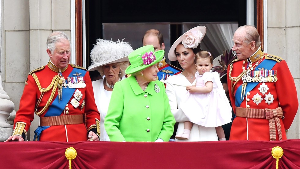 Кралица Елизабет празнува официалния си рожден ден (СНИМКИ)