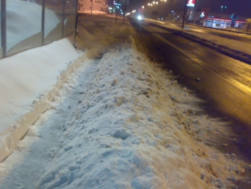 Снегорини затрупаха тротоарите!